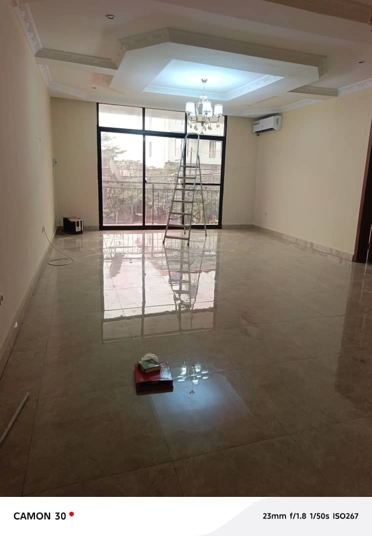 2 chambres — Appartement à louer à Kasa-Vubu