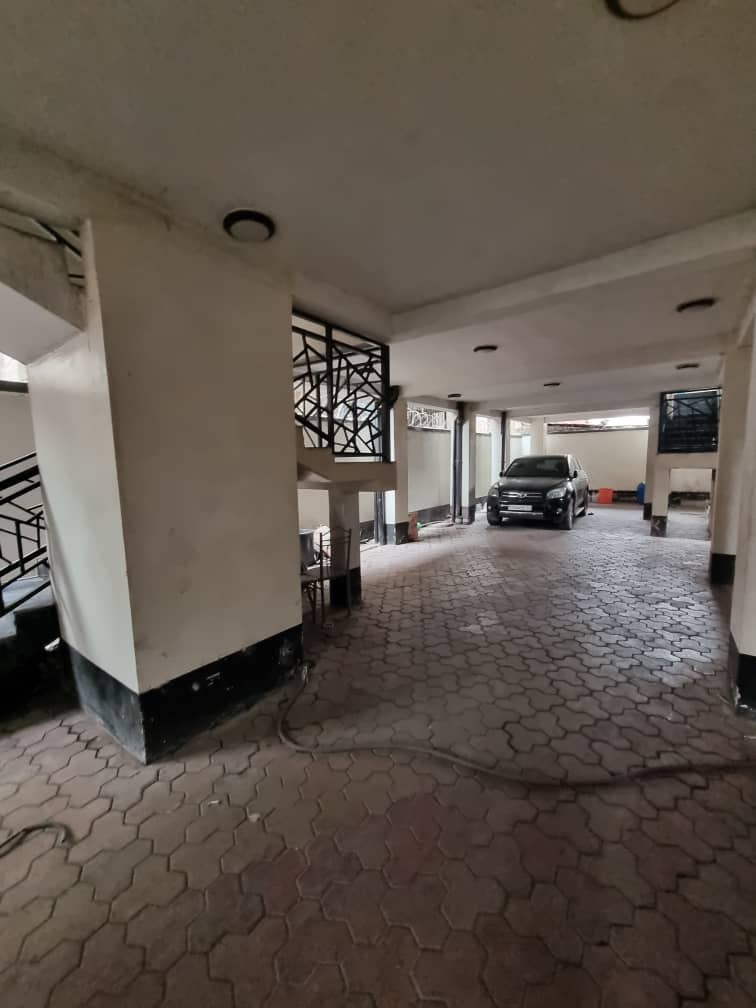 2 chambres — Appartement à louer à Lingwala